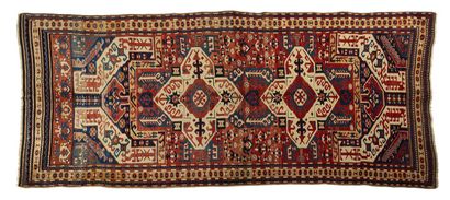 null très beau tapis KAZIM OUCHAK (Caucase-Arménie), fin du 19e siècle

Dimensions...
