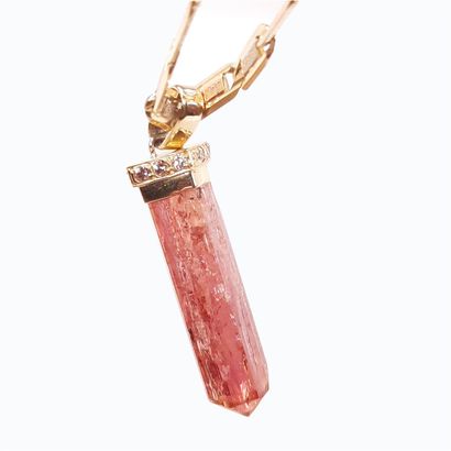 null IMPERIAL TOPAZE PENDANT cherry color - Imperial topaz of 47.40 cts in closed...