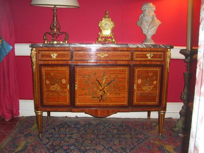 null Rare chest of drawers in veneer inlaid with music trophy, vase of flowers in...