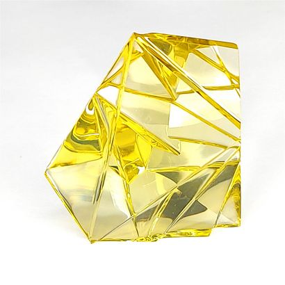 null Yellow quartz for a crystalline depth and beautiful lines - Work by the Brazilian...