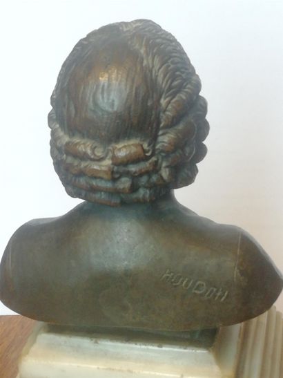 null Jean Antoine HOUDON (1741-1828) After Jean Jacques ROUSSEAU. Bust in bronze,...