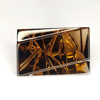 null Smoked quartz with warm and voluptuous colors for a linear geometry. Work done...