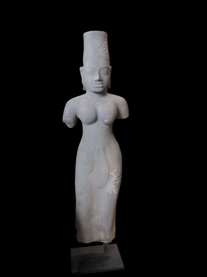 null Sandstone statue of Durga represented standing in a slight wiggle with a naked...