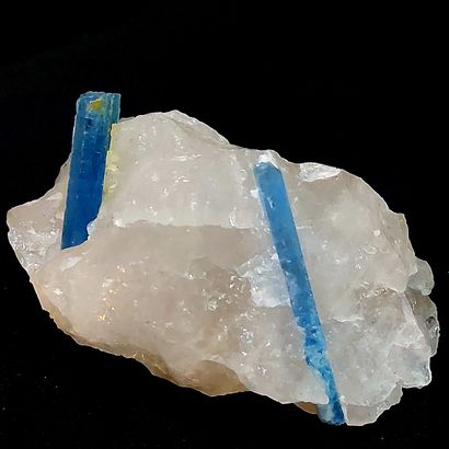  Prismatic aquamarine crystals of an exceptional quality - From the mine of Tatu...
