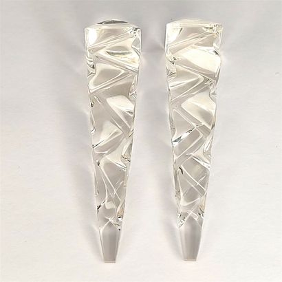 Quartz of an exceptional crystalline quality. Sculpted by the Brazilian artist Ronaldo...