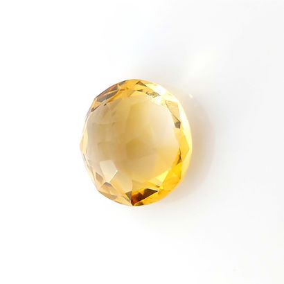 Citrine - BRESIL - 8.80 cts CITRINE - From Brazil - Yellow color - Round brilliant...