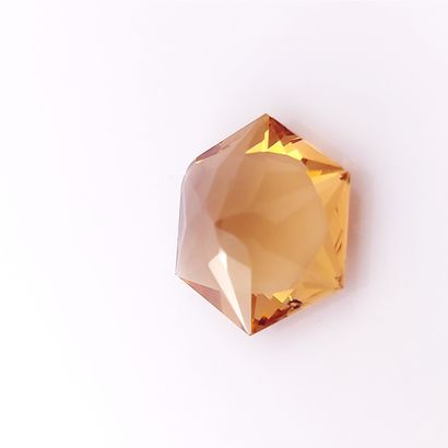 Citrine - BRESIL - 10.08 cts CITRINE - From Brazil - Yellow color - Hexagonal size...