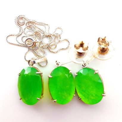 Demi parure argent et Quartz vert Half set of silver including a pair of earrings...