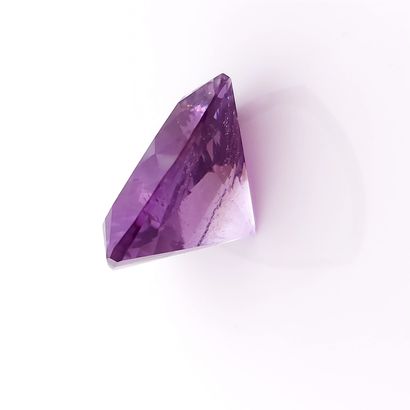 Améthyste - BRESIL - 12.07 cts AMETHYSTE - From Brazil - Purple color - Size troïdia...