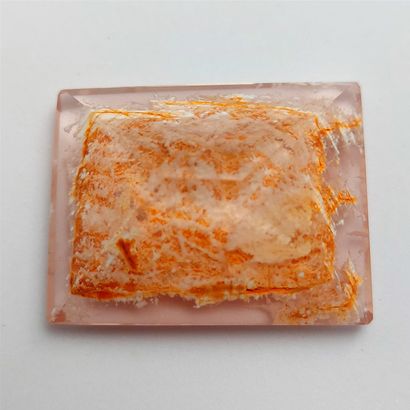 QUARTZ ROSE - 93.55 carats Quartz rose à inclusion de calcite blanche et orangé -...