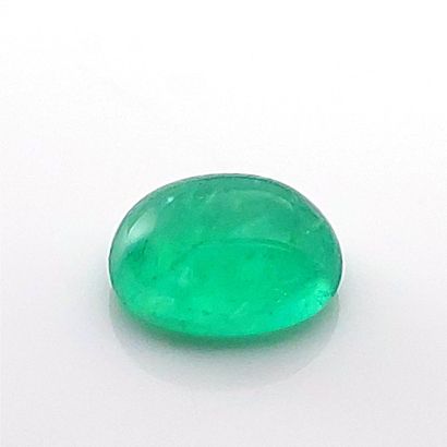Emeraude - Brésil - 3.28 cts EMERAUD - From Brazil - Green color - Cabochon size...