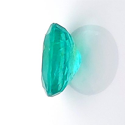 Emeraude - Brésil - 4.36 cts EMERAUD - From Brazil - Green color - Oval size - Superb...