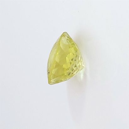 Chrysobéryl - Tanzanie - 4.35 cts CHRYSOBERYL - From Tanzania - Bright yellow-green...