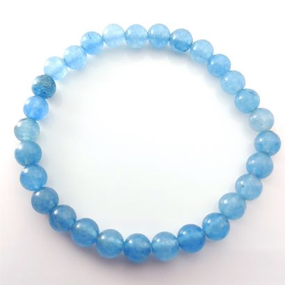 Bracelet Perles d'Aigues-marines Bracelet composed of 29 pearls of aquamarines whose...