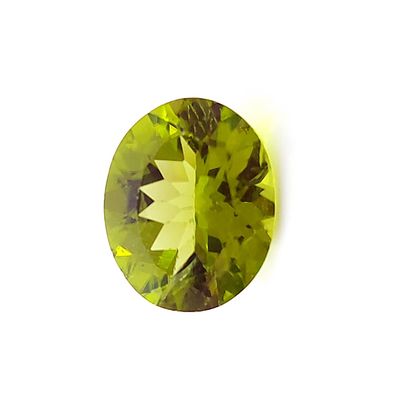 Péridot - BRESIL - 3.20 cts PERIDOT - From Brazil - Green color - Oval size - Impeccable...