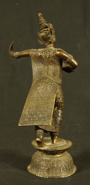  Danseuse, apsara, en bronze finement travaillée. Kmer, fin du XIX-début XX H :19...