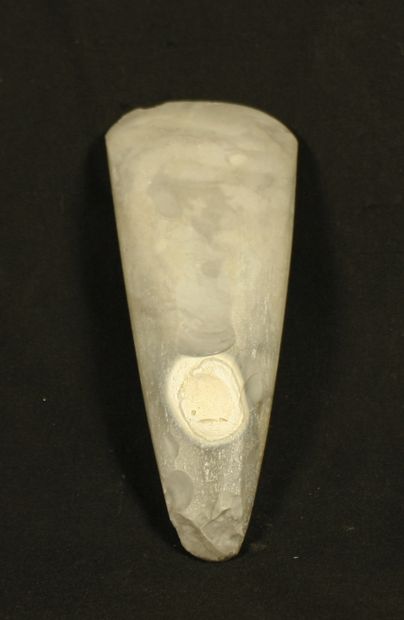 null Polished axe in grey stone. Neolithic. L :13,4cm