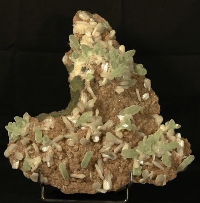 null Importante Fluorapophyllite(vert). Heulandite(blanc). Stilbite(rose), 30 cm...