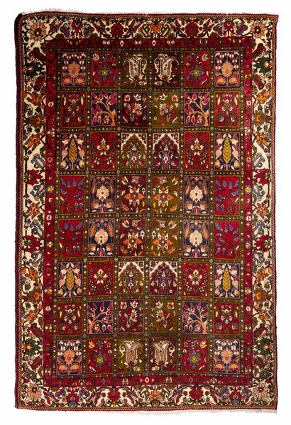 BAKTIAR carpet (Iran), mid 20th century 
Dimensions...
