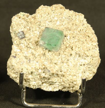 null Cristal de fluorine verte sur gangue, Mont Erongo, Namibie, H : 7 cm, le cristal...