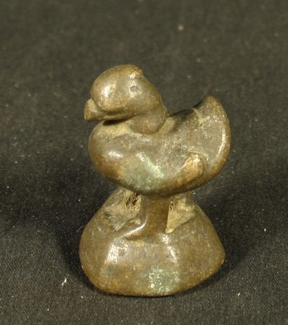 null Poids à opium en bronze en forme de canard. Birmanie début du XXe siècle. H...
