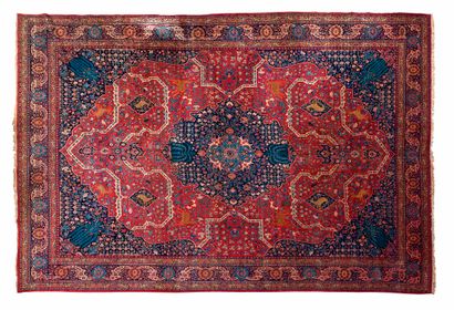null Important and magnificent carpet TABRIZ (Persia), end of the 19th century

Dimensions...