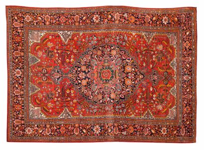 Fine and important SAROUK carpet (Persia),...