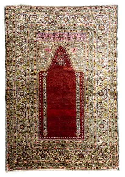 null Silk KAYCÉRI carpet (Asia Minor), early 20th century

Dimensions : 157 x 123cm.

Technical...