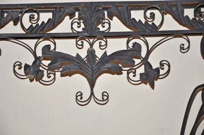 null Console in wrought iron, marble top.