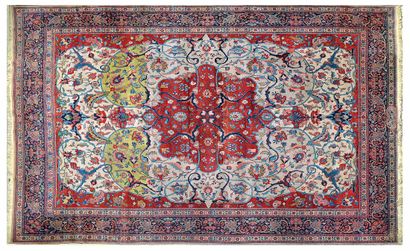 Important TABRIZ carpet signed (Persia),...