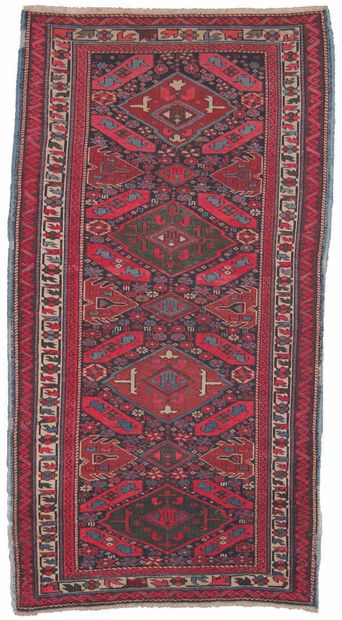 null SEIKHOUR carpet (Caucasus), end of the 19th century

Dimensions : 175 x 95cm.

Technical...
