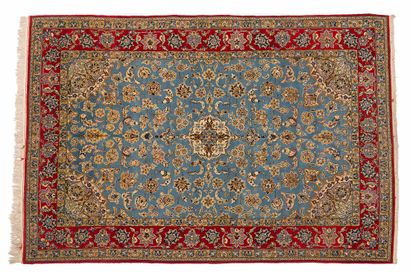 null Silk inlaid GHOUM carpet (Iran), Shah period, mid 20th century

Dimensions :...
