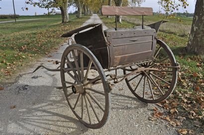 null English cart: upholstered seat, trunk, hood with frame