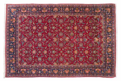 null KACHAN carpet (Iran), mid 20th century

Dimensions : 357 x 268cm.

Technical...