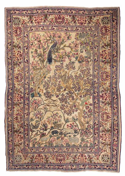 null Rare TABRIZ SOOF carpet in relief on a silk background (Persia), late 19th century

Dimensions...