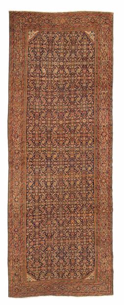 null Important tapis FÉRAHAN (Perse), tissé vers 1880

Dimensions : 498 x 214cm.

Caractéristiques...