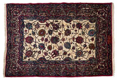 null Teheran carpet inlaid with silk (Persian), early 20th century

Dimensions: 185...