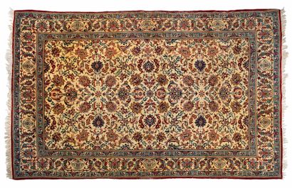 null NAÏN TOUDECH carpet (Iran), Shah's time, middle of the 20th century

Dimensions...