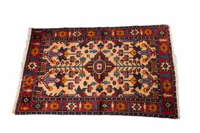 null HAMADAN carpet (Iran), mid 20th century

Dimensions: 212 x 131cm.

Technical...