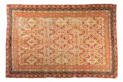 null AGRA carpet (India), late 19th century

Dimensions: 291 x 253cm.

Technical...