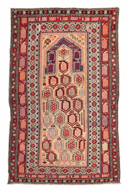 null Rare MARASALI carpet (Caucasus), end of the 19th century

Dimensions : 145 x...