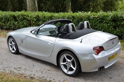BMW Z4 E85 2.5 SI 218 – 2006 The BMW Z4 was launched in 2003. The Z4 opts for a sleeker,...