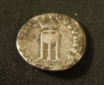null TITUS Denier 80, Rome, argent 3,3 g. R1
RÉFÉRENCE OUVRAGE :C.321 - RIC.27 a...