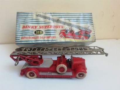 DINKY TOYS. Delahaye. Fireman's ladder car...
