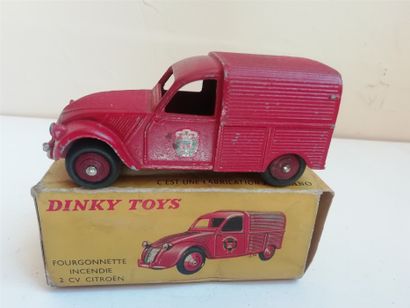 DINKY TOYS. Citroën 2CV van fire, 25D, with...