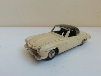 null DINKY TOYS. Mercedes 190 SL, 24H, average condition, chipped