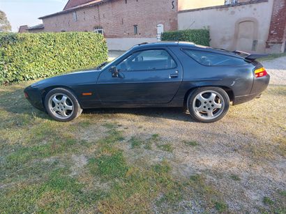 PORSCHE 928 S4 – 1988 Serial number: WPOZZZ92ZS842278
Produced from 1977, it is elected...