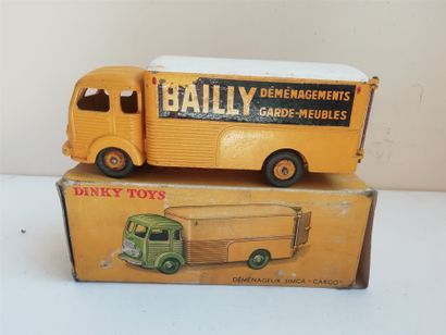 DINKY TOYS. Simca Cargo mover Bailly, 33,...