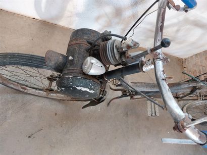 null Velosolex 1st generation - 1945. With separate bike light + one for parts