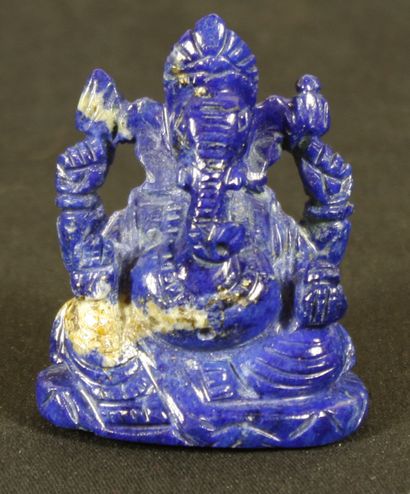null Statuette de Ganesh sculptée en lapis-lazuli .H :5,8cm 70,9g.